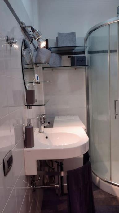 Appartamento Mama Monolocale Terrazzo Vista Mare Βεντιμίλια Εξωτερικό φωτογραφία